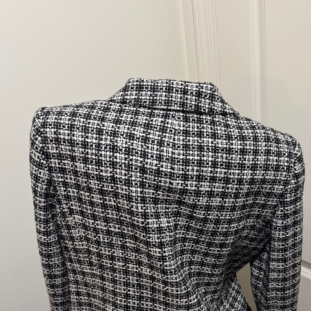 Karl Lagerfeld Monochrome Tweed Blazer, Women’s Size 12, Like New - Picture 9 of 13